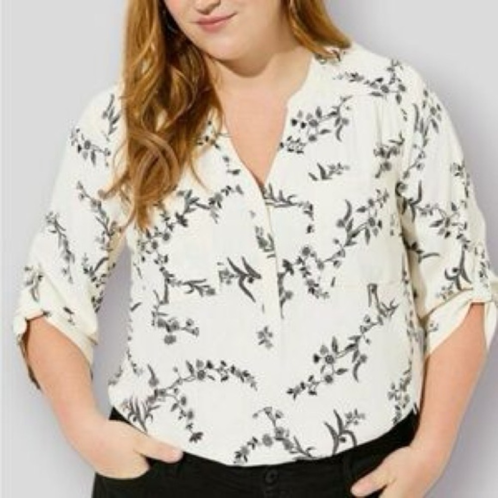 Torrid Harper Blouse Floral Black ivory size 5xl Smocked V neck Aesthetic core - Picture 2 of 15